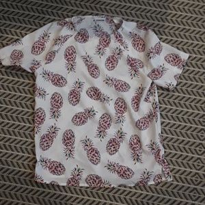 Woven blouse with pineapples